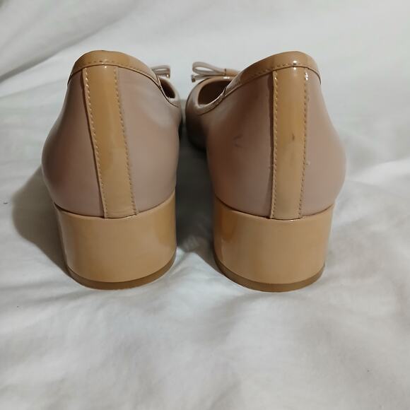 Cole Haan Size 9 Kelsey Block Heel Bow Pumps Neutral Beige Patent Leather Toes - Picture 4 of 13